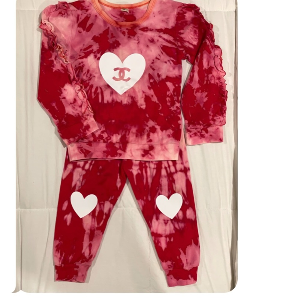 Adorable cotton tie dye valentines outfit